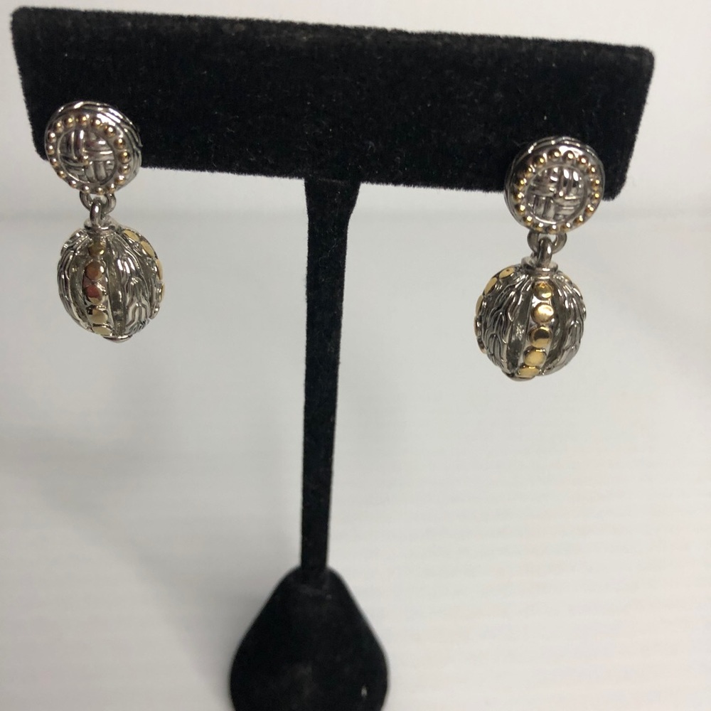 Two-tone pierced Morrocan earrings